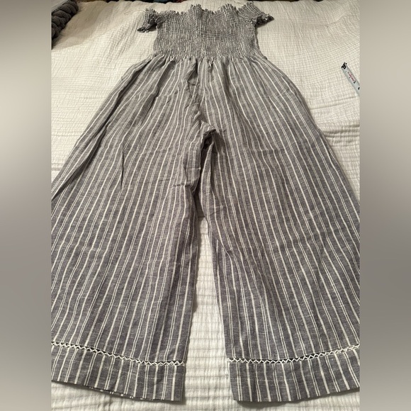 1 State Striped Smocked Off-The-Shoulder Jumpsuit - Size M - Picture 7 of 16